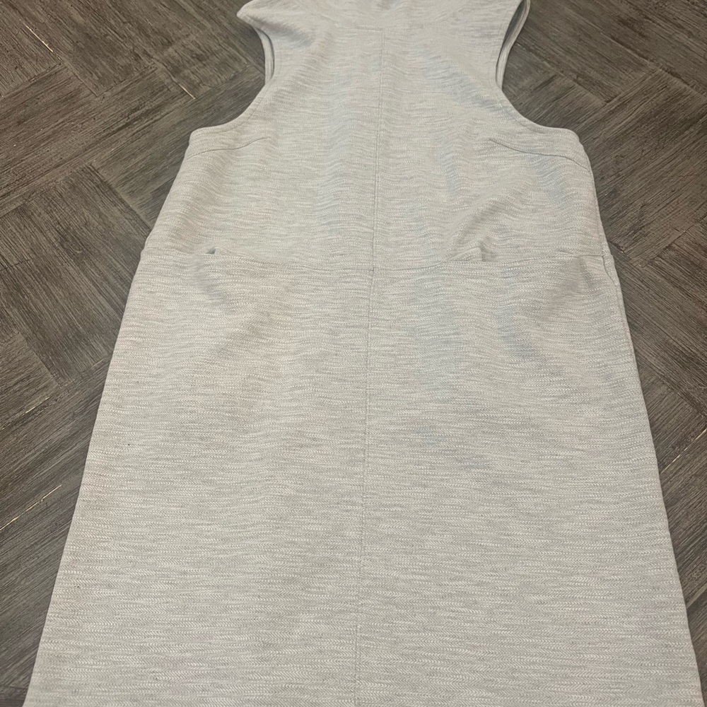 Chic Sleeveless Backless Dress in Light Gray